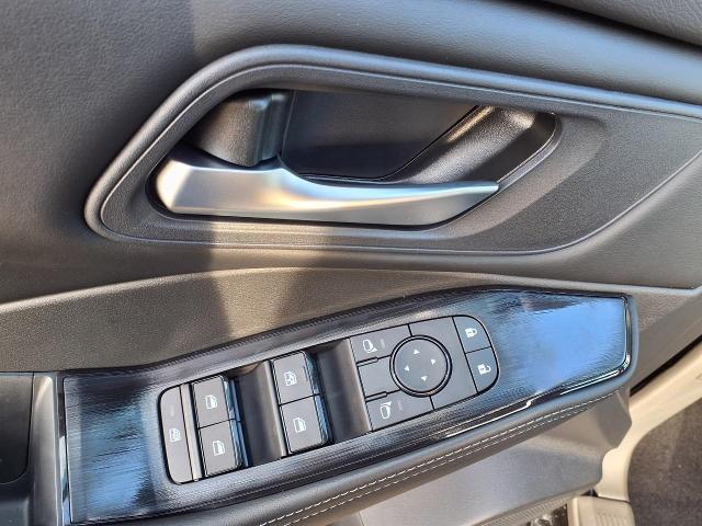 2025 Nissan Rogue Vehicle Photo in Oshkosh, WI 54904