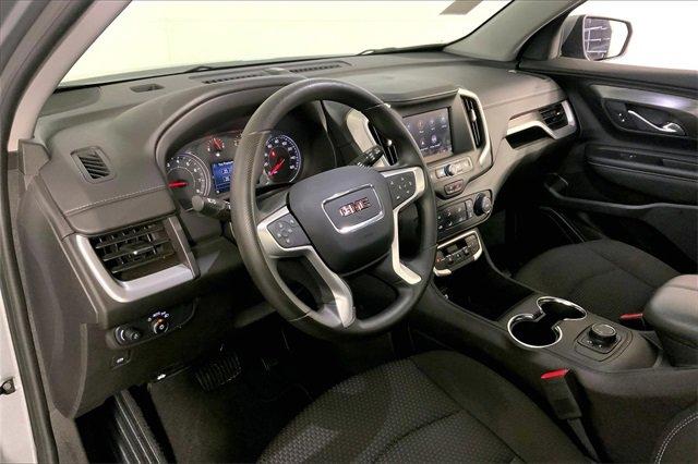 2024 GMC Terrain Vehicle Photo in KANSAS CITY, MO 64114-4502