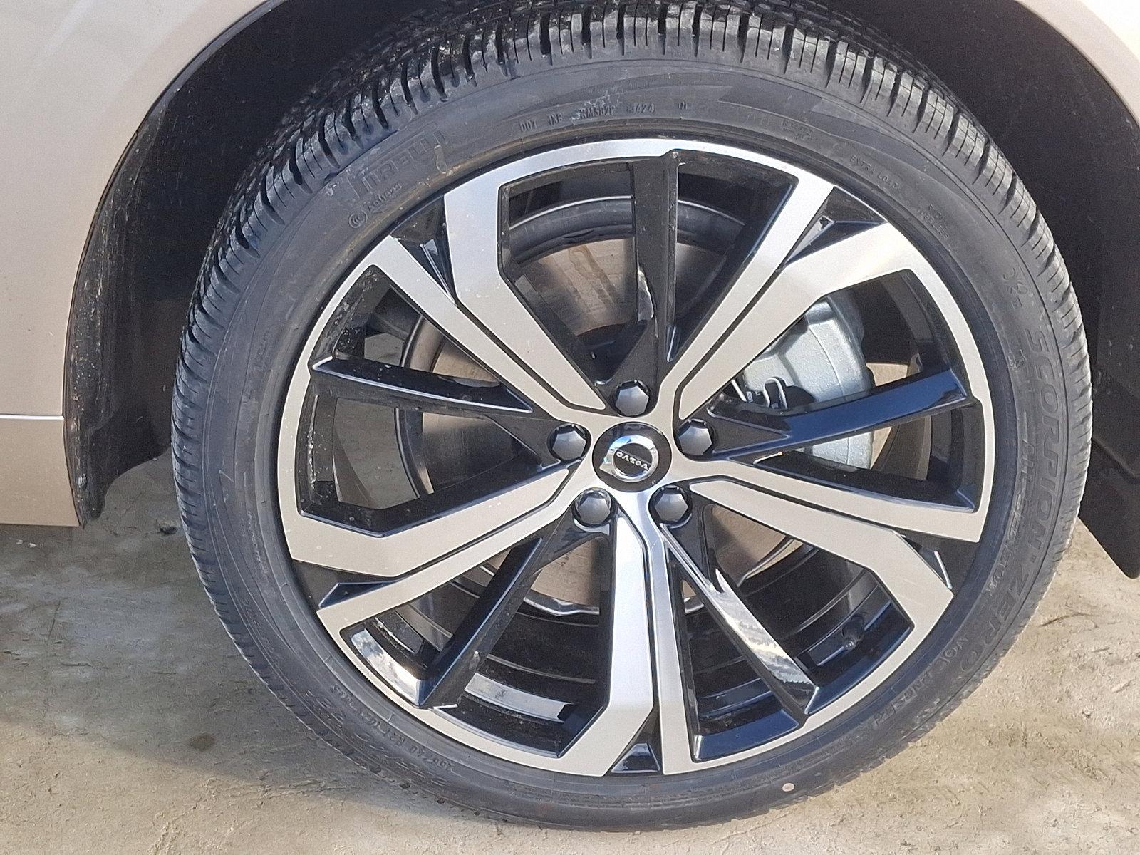 2025 Volvo XC60 Plug-In Hybrid Vehicle Photo in Trevose, PA 19053