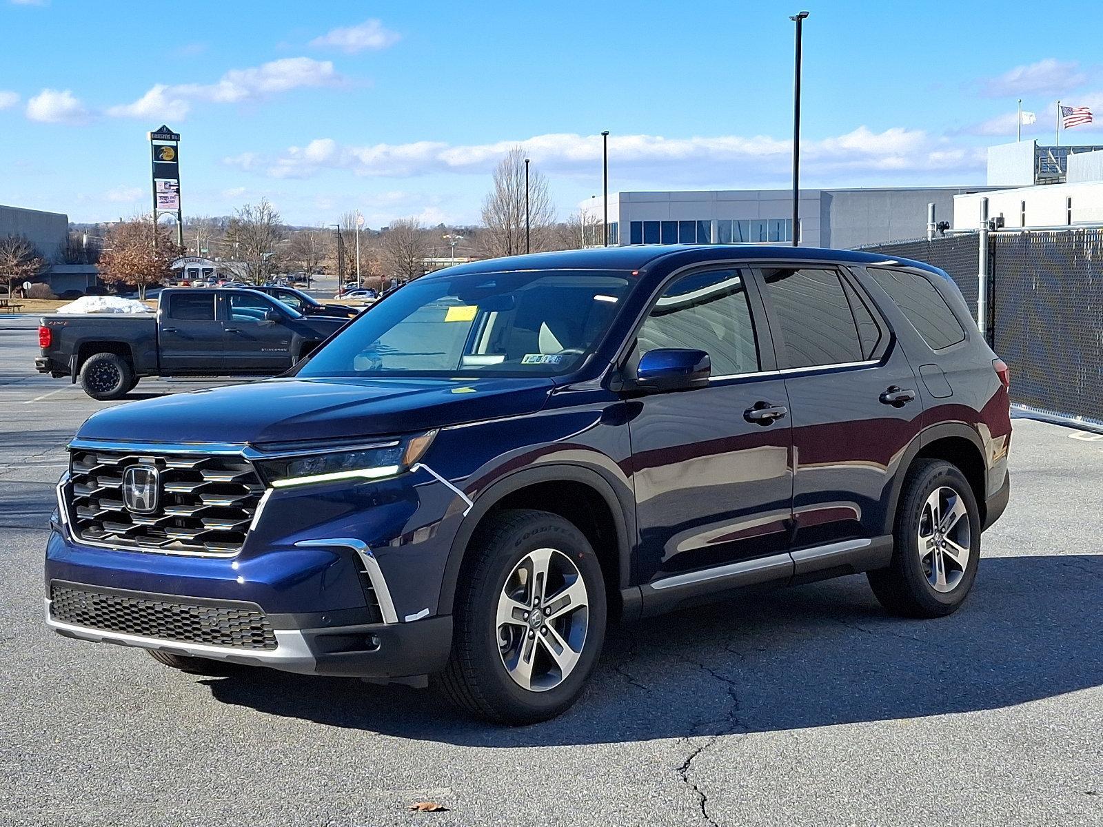 2025 Honda Pilot Vehicle Photo in Harrisburg, PA 17111