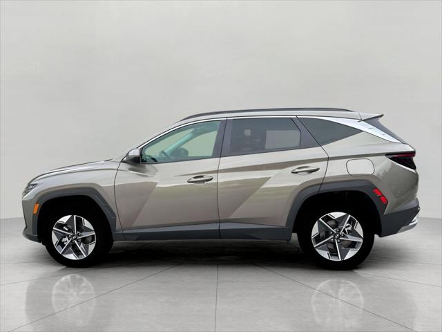 2025 Hyundai TUCSON Hybrid Vehicle Photo in Green Bay, WI 54304