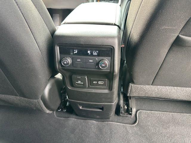 2023 GMC Acadia Vehicle Photo in MEDINA, OH 44256-9631