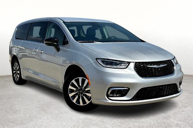 2024 Chrysler Pacifica Vehicle Photo in Grapevine, TX 76051