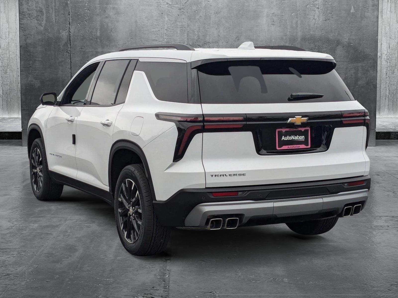 2025 Chevrolet Traverse Vehicle Photo in VALENCIA, CA 91355-1705