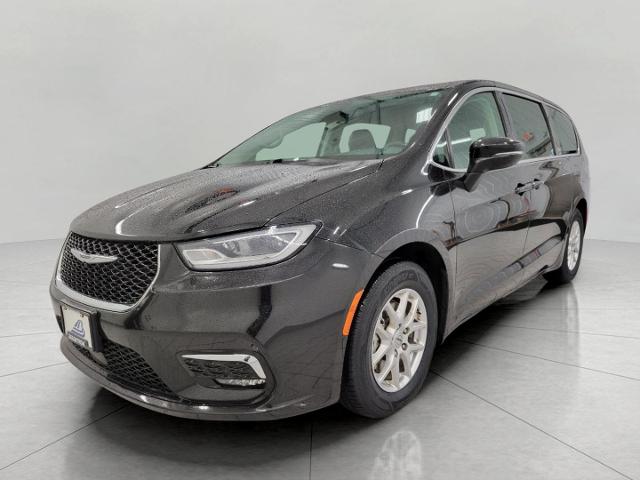 2023 Chrysler Pacifica Vehicle Photo in Kaukauna, WI 54130