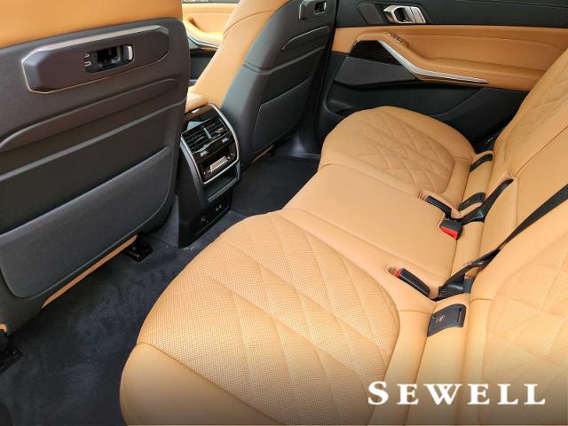 2025 BMW X7 xDrive40i Vehicle Photo in PLANO, TX 75024