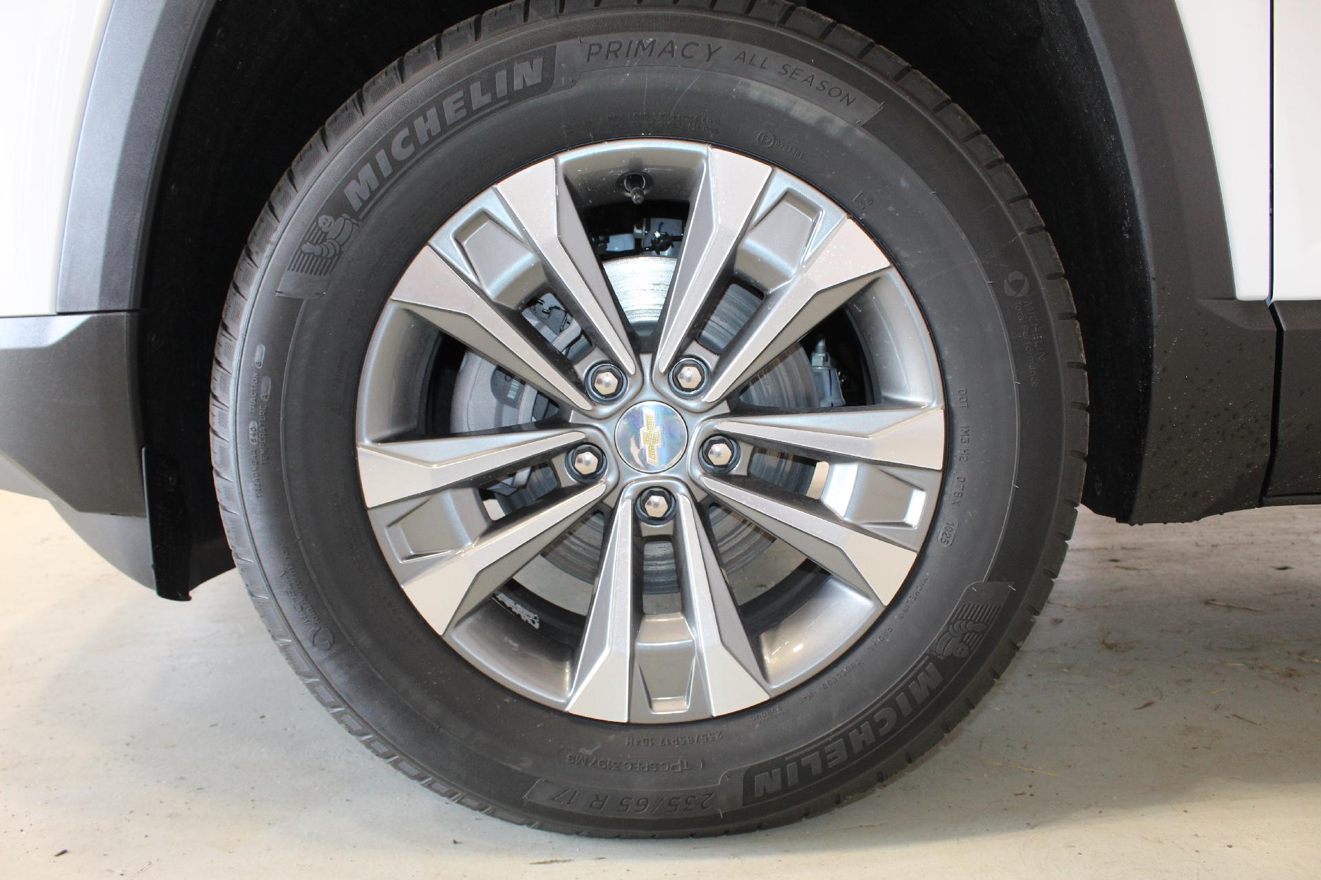 2025 Chevrolet Equinox Vehicle Photo in NORTHAMPTON, MA 01060-1120