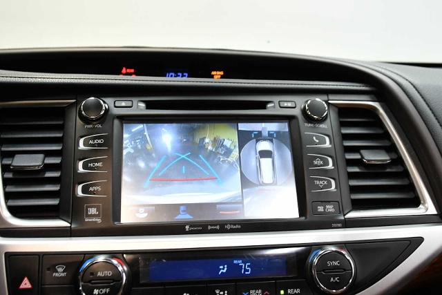 2018 Toyota Highlander Vehicle Photo in DALLAS, TX 75235