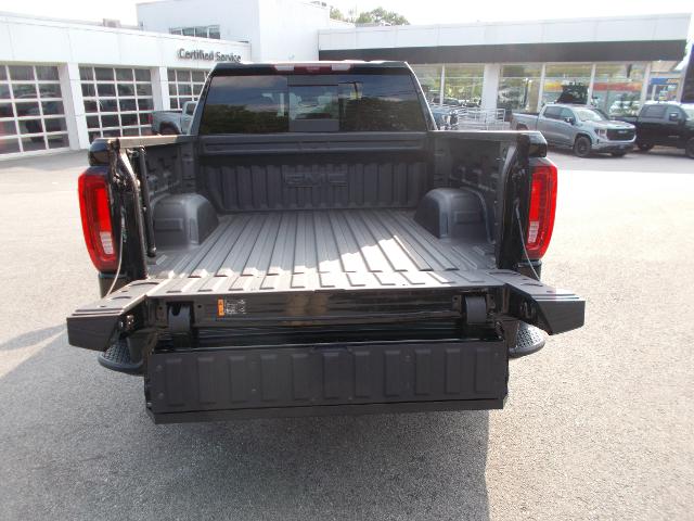 2025 GMC Sierra 1500 Vehicle Photo in LOWELL, MA 01852-4336