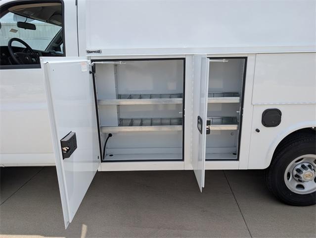 2024 Chevrolet Express Commercial Cutaway Vehicle Photo in ENGLEWOOD, CO 80113-6708