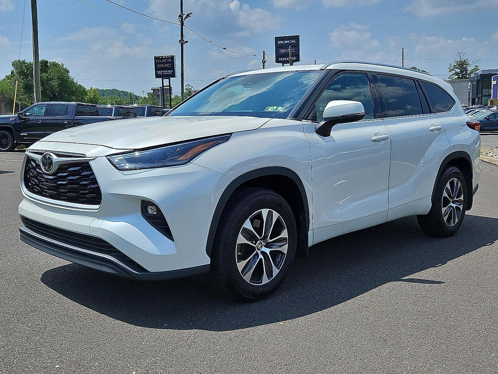 2021 Toyota Highlander Vehicle Photo in Trevose, PA 19053