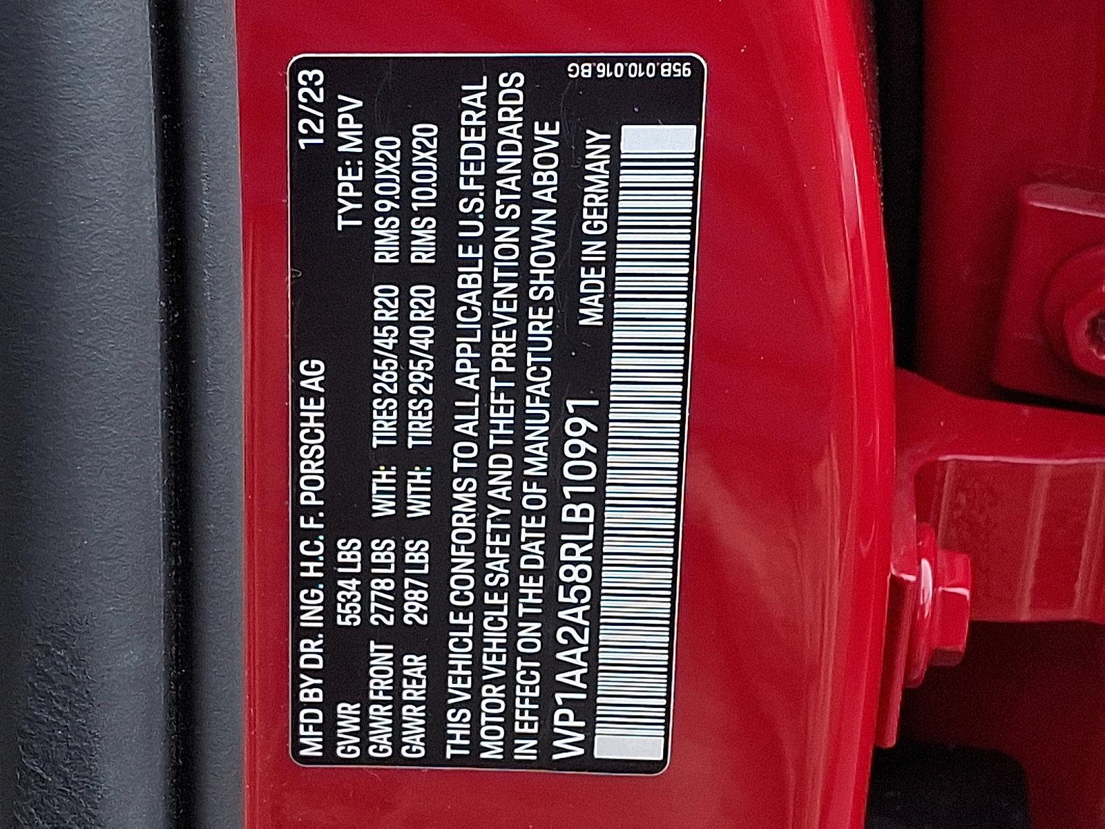 2024 Porsche Macan Vehicle Photo in Mechanicsburg, PA 17050-2306