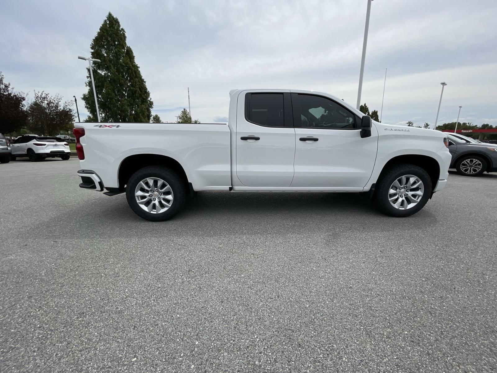 2024 Chevrolet Silverado 1500 Vehicle Photo in BENTONVILLE, AR 72712-4322