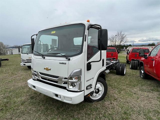 2025 Chevrolet Low Cab Forward 5500 HG Vehicle Photo in ALCOA, TN 37701-3235