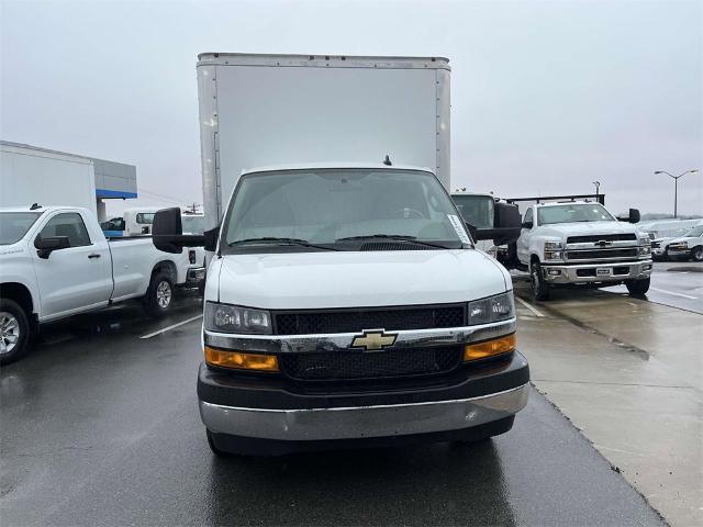 2023 Chevrolet Express Cutaway 3500 Vehicle Photo in ALCOA, TN 37701-3235