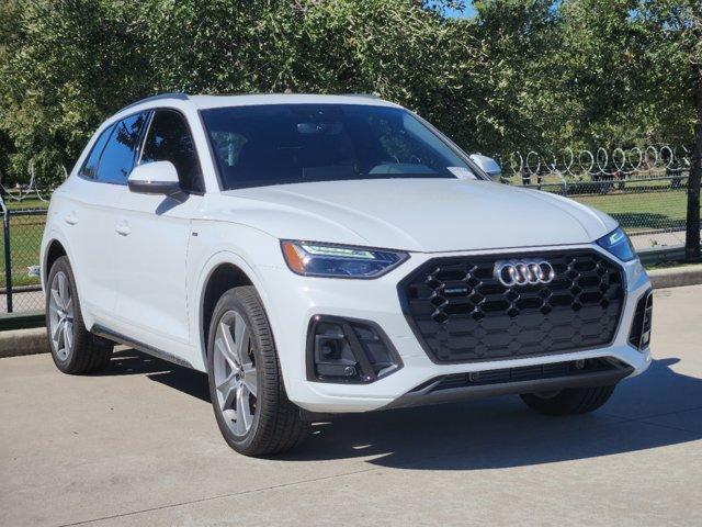 2025 Audi Q5 Vehicle Photo in HOUSTON, TX 77090