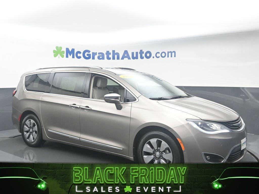 2018 Chrysler Pacifica Vehicle Photo in Marion, IA 52302