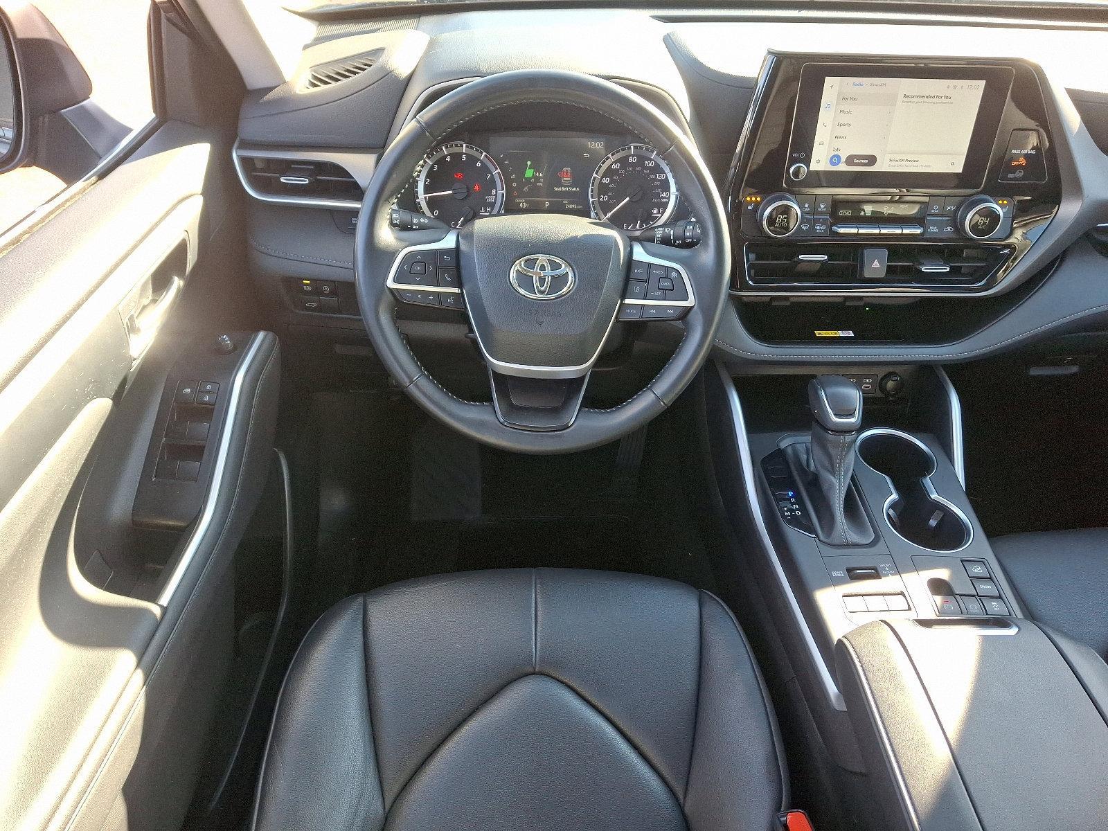 2023 Toyota Highlander Vehicle Photo in Trevose, PA 19053