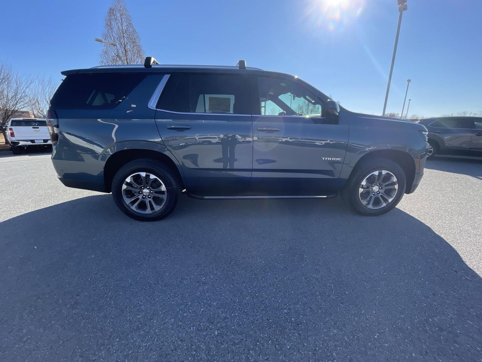 2025 Chevrolet Tahoe Vehicle Photo in BENTONVILLE, AR 72712-4322