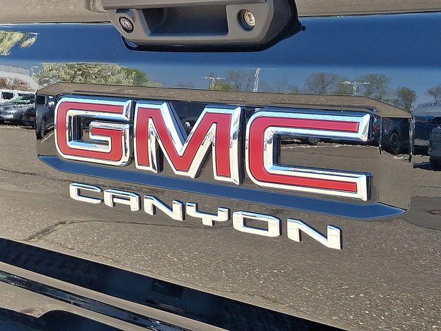 2024 GMC Canyon Vehicle Photo in DANBURY, CT 06810-5034