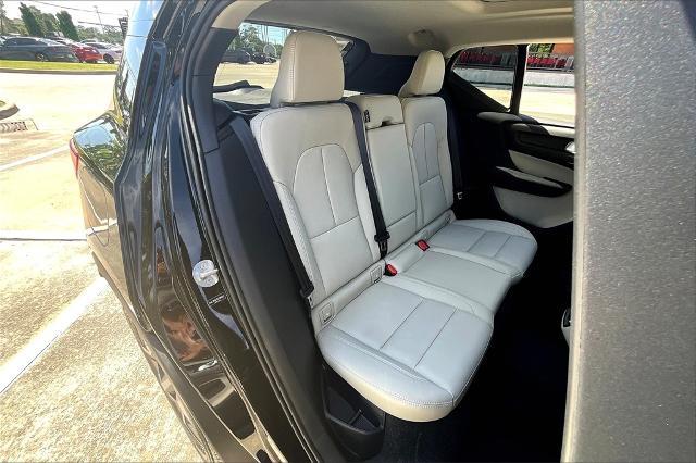 2025 Volvo XC40 Vehicle Photo in Houston, TX 77007