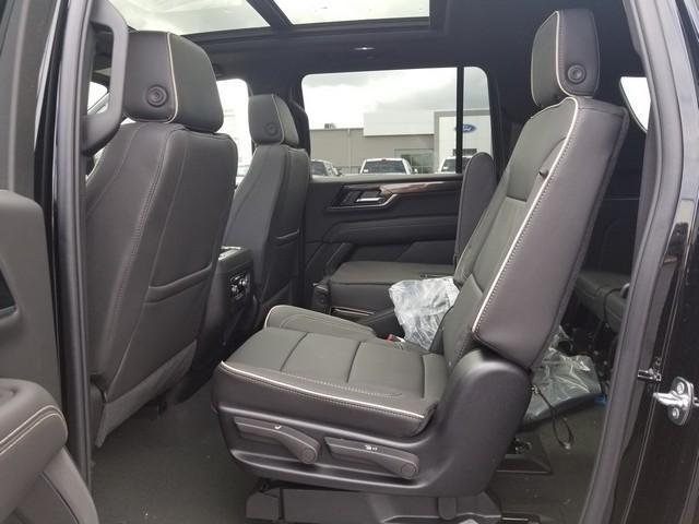 2025 GMC Yukon XL Vehicle Photo in ELYRIA, OH 44035-6349