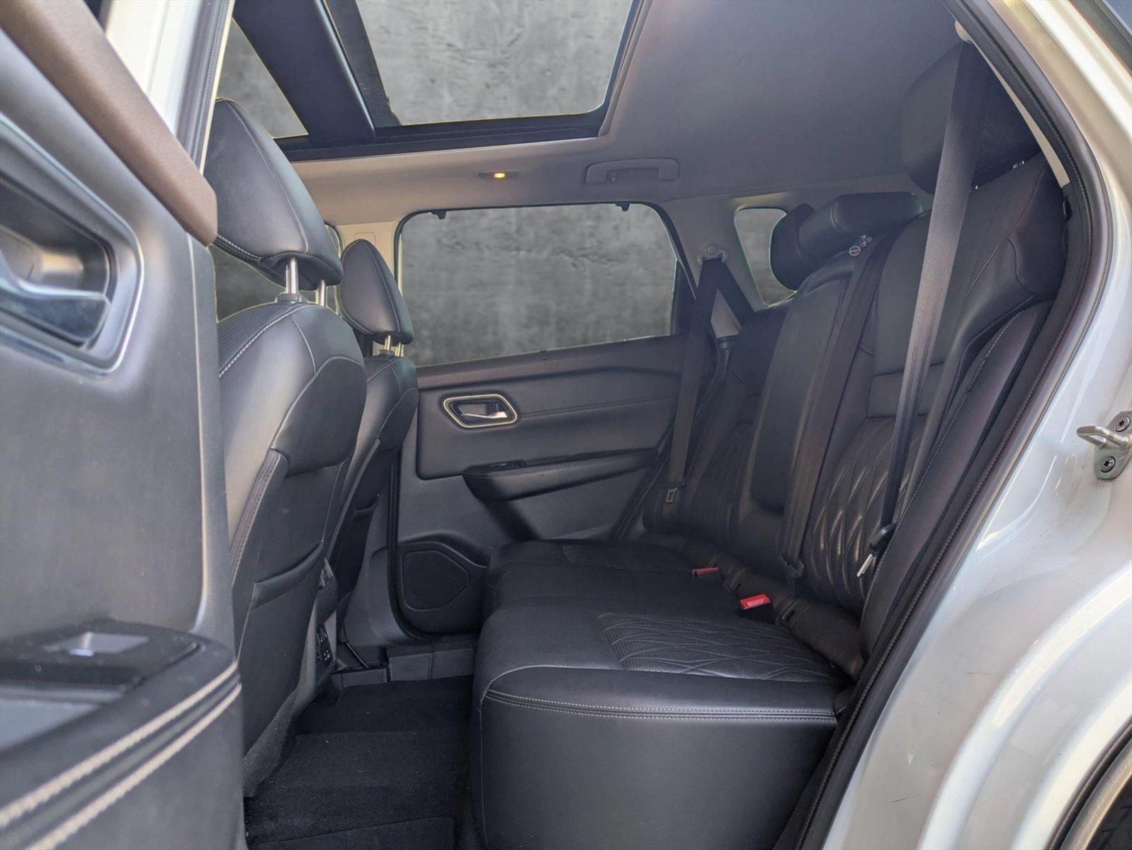 2022 Nissan Rogue Vehicle Photo in Valencia, CA 91355-1794