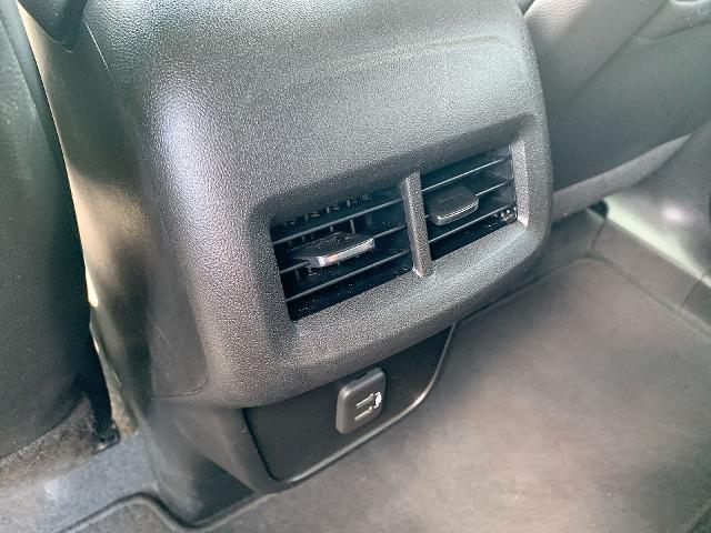 2022 Chevrolet Equinox Vehicle Photo in MOON TOWNSHIP, PA 15108-2571