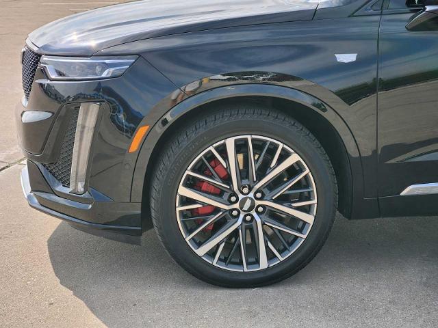 2024 Cadillac XT6 Vehicle Photo in DENTON, TX 76210-9321