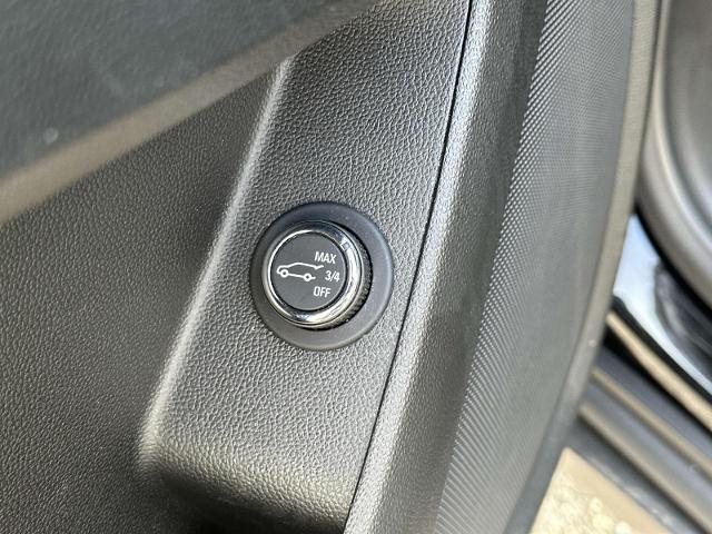 2023 Chevrolet Traverse Vehicle Photo in Roslyn, NY 11576