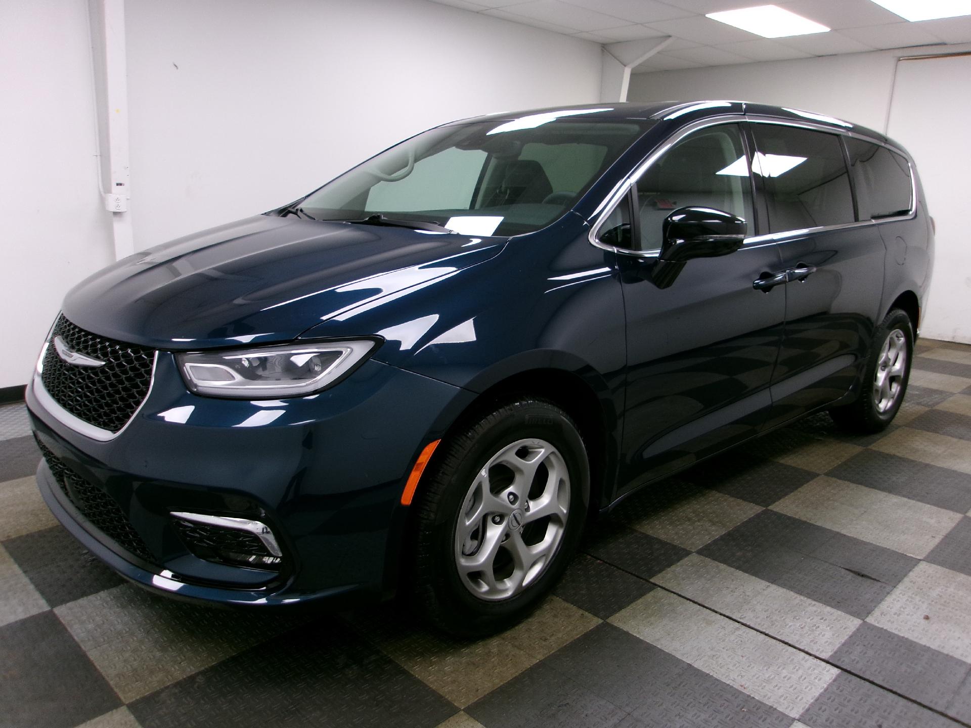 Fathom Blue Pearlcoat 2024 Chrysler Pacifica Limited AWD Minivan All-Wheel Drive Automatic