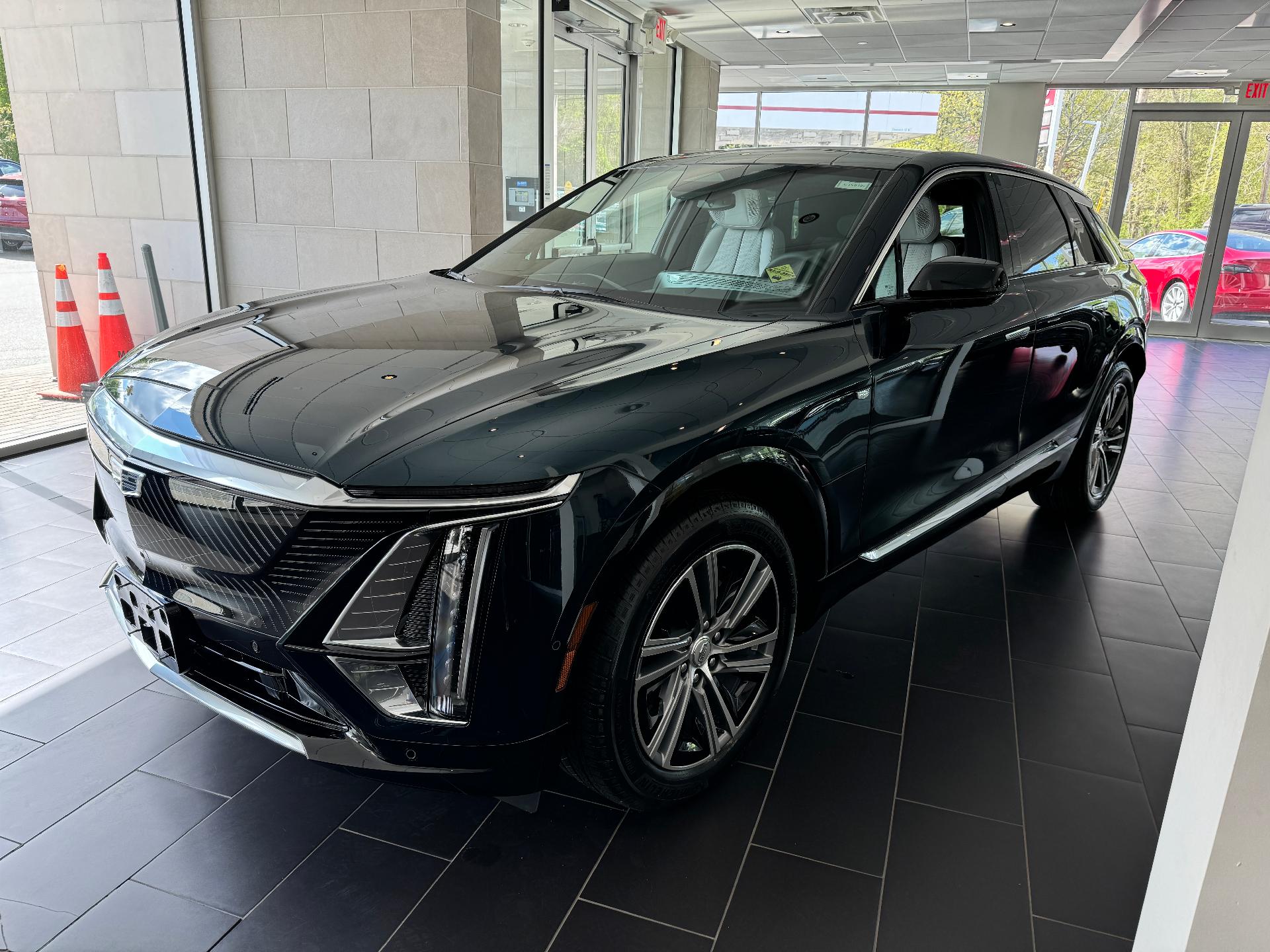 2024 Cadillac LYRIQ Vehicle Photo in LEOMINSTER, MA 01453-2952