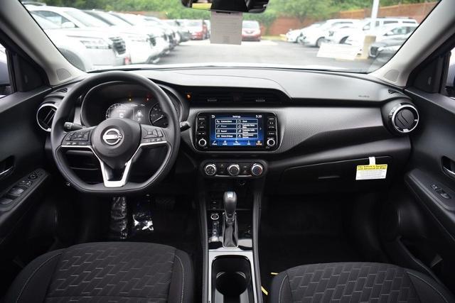 2024 Nissan Kicks Vehicle Photo in Ballwin, MO 63011