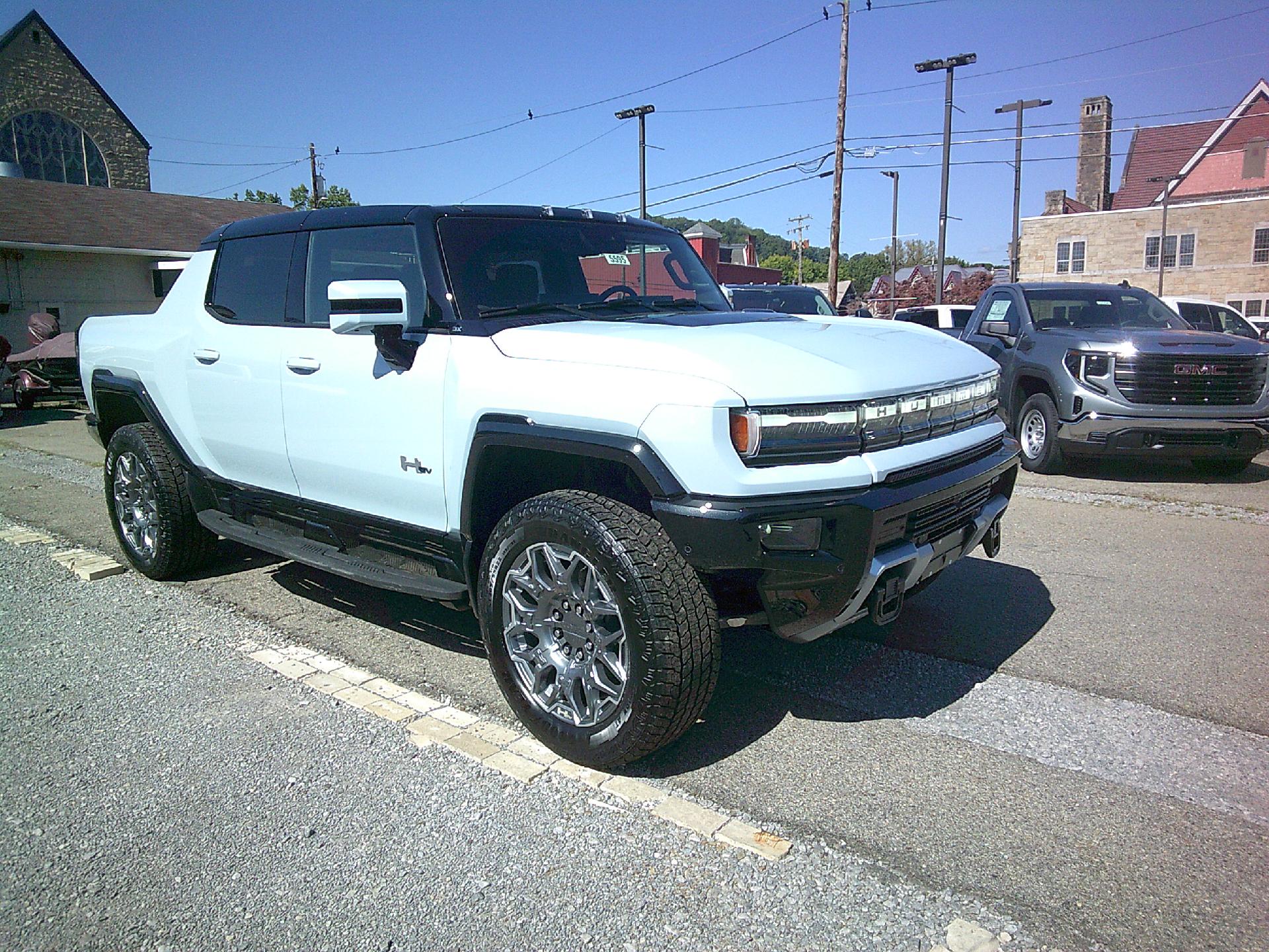 2025 GMC HUMMER EV Pickup Vehicle Photo in KITTANNING, PA 16201-1536