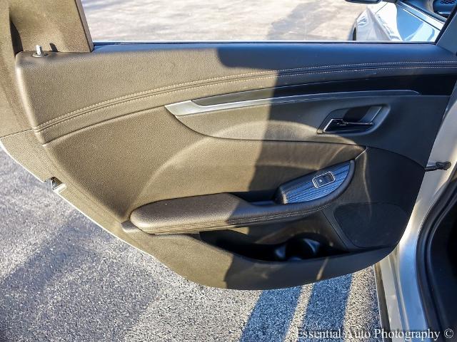 2019 Chevrolet Impala Vehicle Photo in OAK LAWN, IL 60453-2517