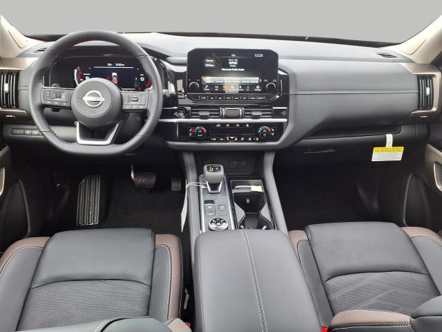 2025 Nissan Pathfinder Vehicle Photo in Oshkosh, WI 54904