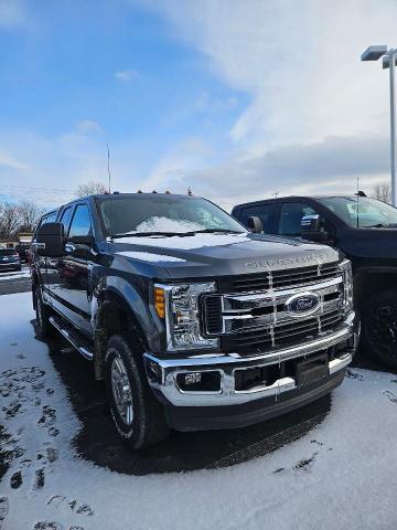 2017 Ford Super Duty F-250 SRW Vehicle Photo in NEENAH, WI 54956-2243