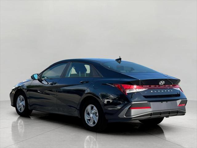 2025 Hyundai ELANTRA Vehicle Photo in Green Bay, WI 54304