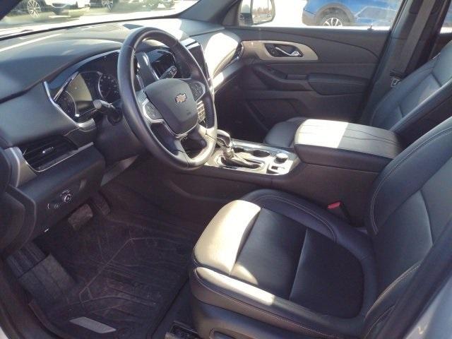 2022 Chevrolet Traverse Vehicle Photo in ENGLEWOOD, CO 80113-6708