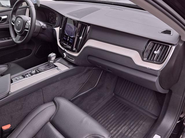 2021 Volvo XC60 Vehicle Photo in NEDERLAND, TX 77627-8017