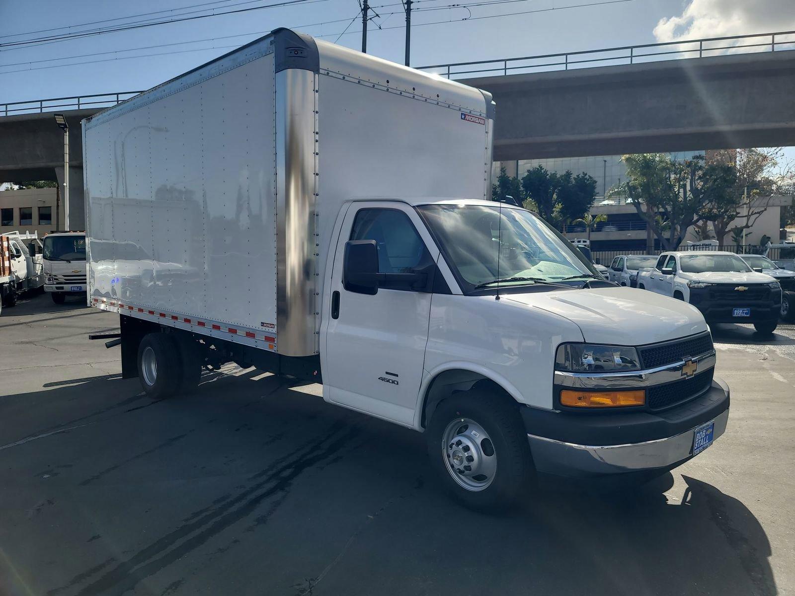 2024 Chevrolet Express Commercial Cutaway Vehicle Photo in LA MESA, CA 91942-8211