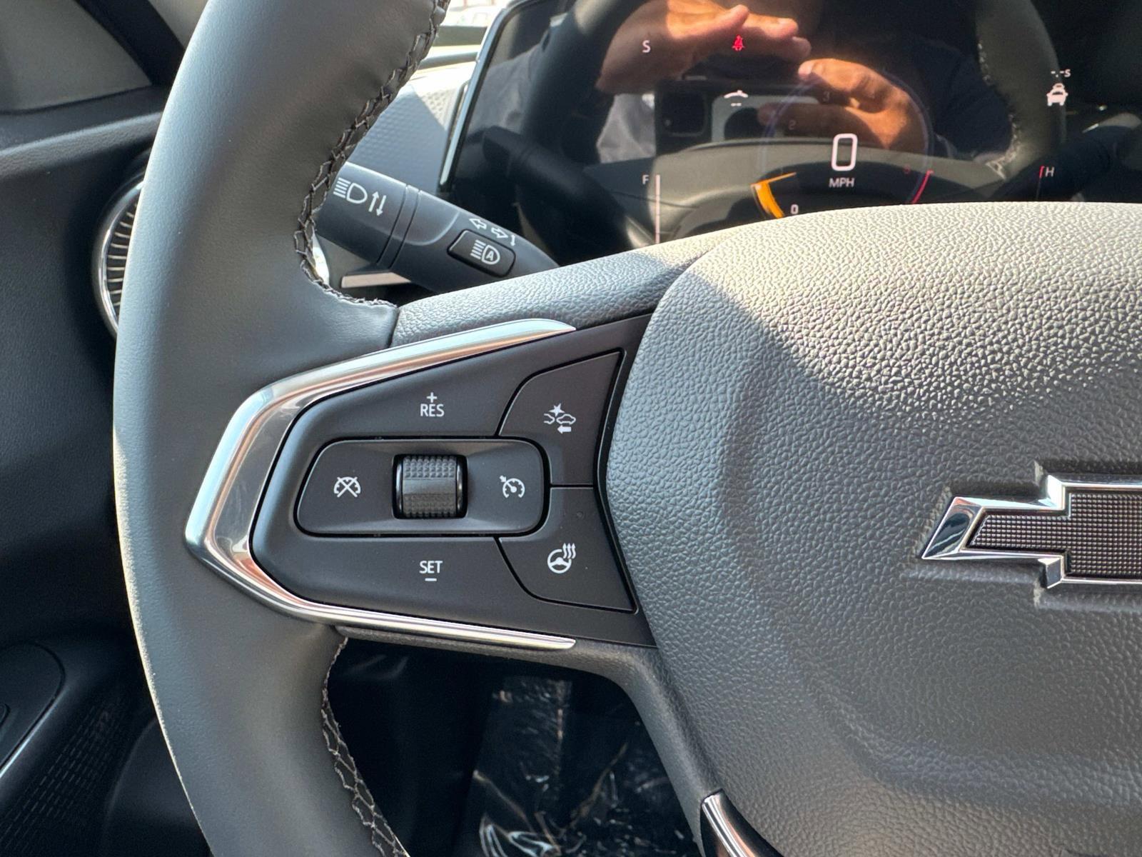 2025 Chevrolet Trax Vehicle Photo in LOS ANGELES, CA 90007-3794