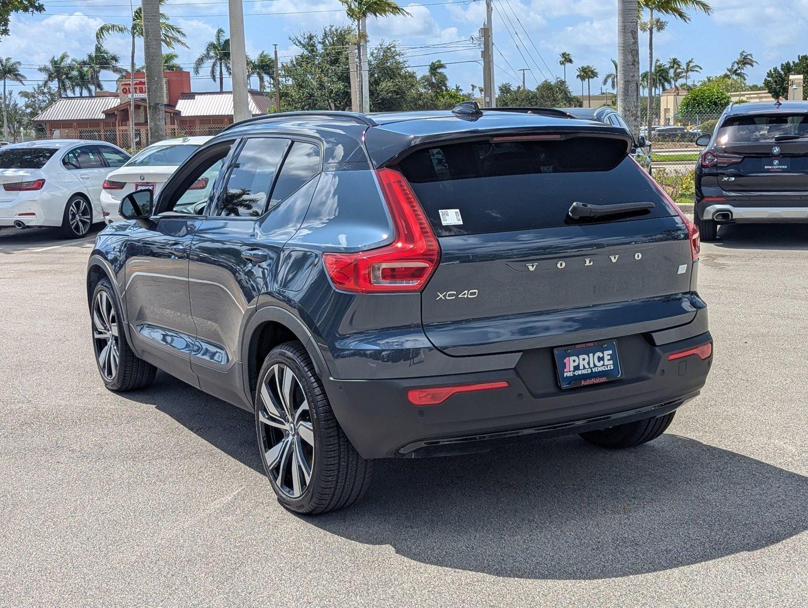 2022 Volvo XC40 Recharge Pure Electric Vehicle Photo in Delray Beach, FL 33444