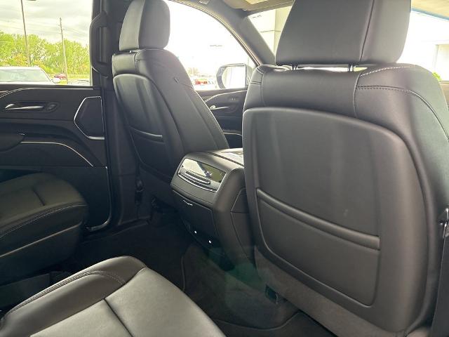 2022 Cadillac Escalade Vehicle Photo in MANHATTAN, KS 66502-5036