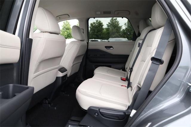 2025 Nissan Pathfinder Vehicle Photo in Hazelwood, MO 63042