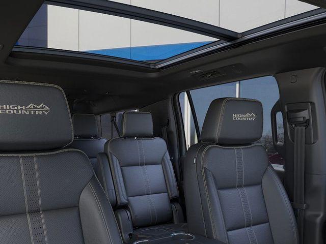 2025 Chevrolet Suburban Vehicle Photo in DANBURY, CT 06810-5034