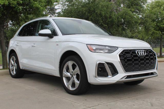 2022 Audi Q5 Vehicle Photo in HOUSTON, TX 77090