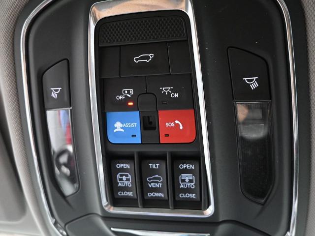 2023 Jeep Grand Cherokee 4xe Vehicle Photo in Cedar Rapids, IA 52402