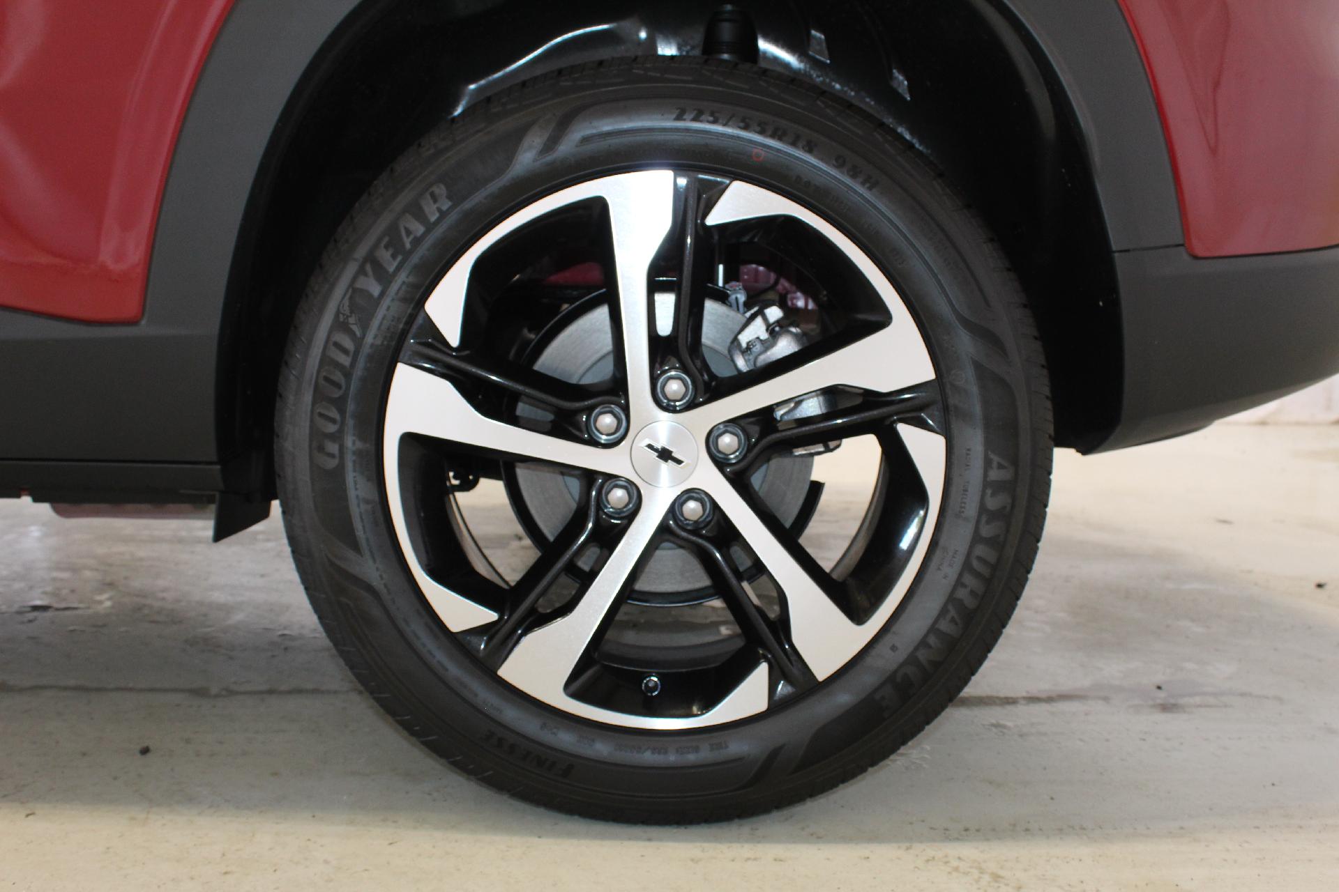 2025 Chevrolet Trax Vehicle Photo in NORTHAMPTON, MA 01060-1120