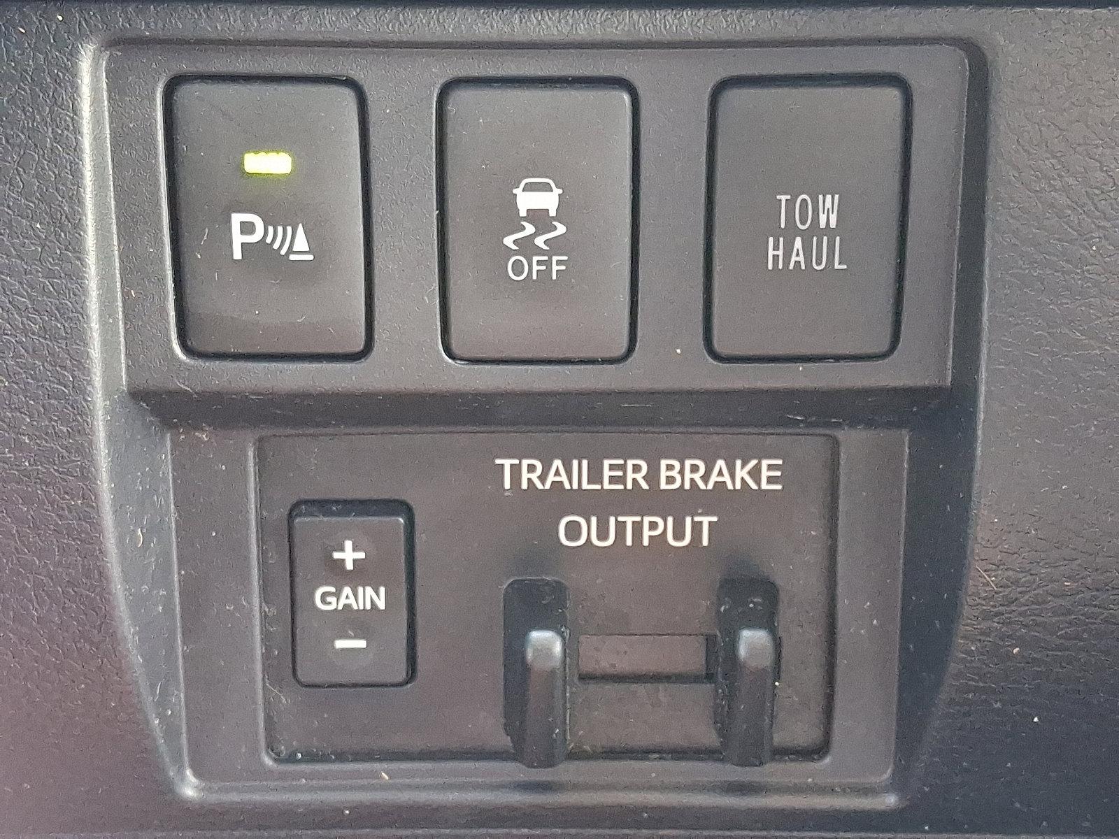 2018 Toyota Tundra 4WD Vehicle Photo in BETHLEHEM, PA 18017-9401